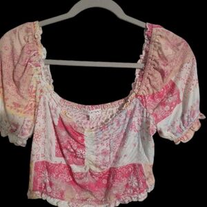Coco + Jamieson pink and white floral patchwork crop top size medium